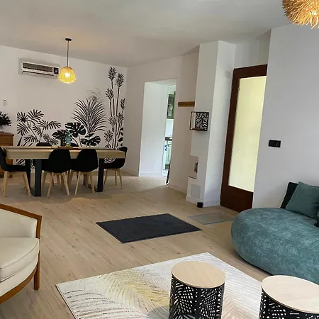 Historic Castle With Pool Near Vichy Cusset