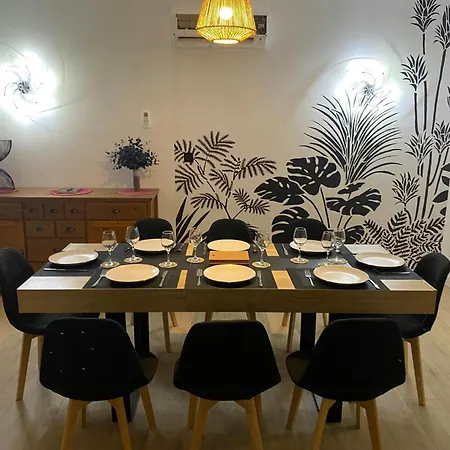 Historic Castle With Pool Near Vichy 別荘