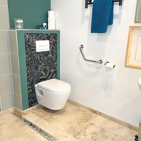 Historic Castle With Pool Near Vichy 別荘 *